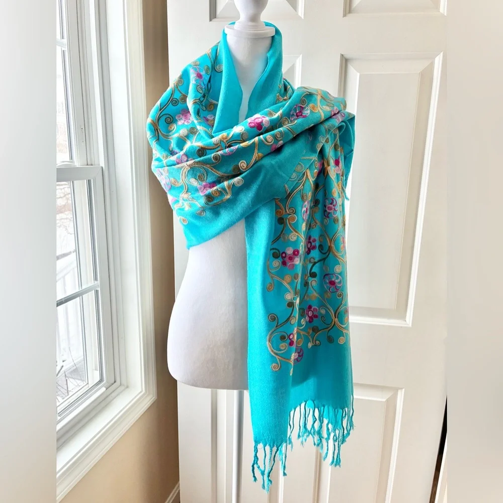 Cashmere Lightweight Large Shawl Wrap Floral Embroidery Blue NWOT